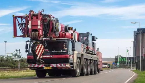 全球最富有吊装公司 买吊车算什么？3000吨起重机我们自己做！