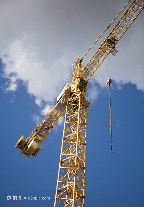 建筑起重机——现代都市的擎天之柱