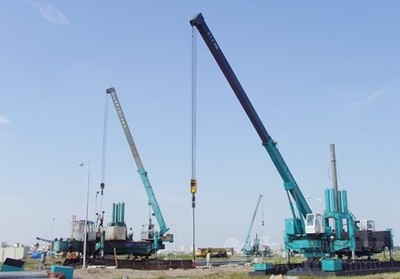 静力压桩利器 深度解析山河智能ZYJ1060B压桩机在现代化施工中的租赁价值